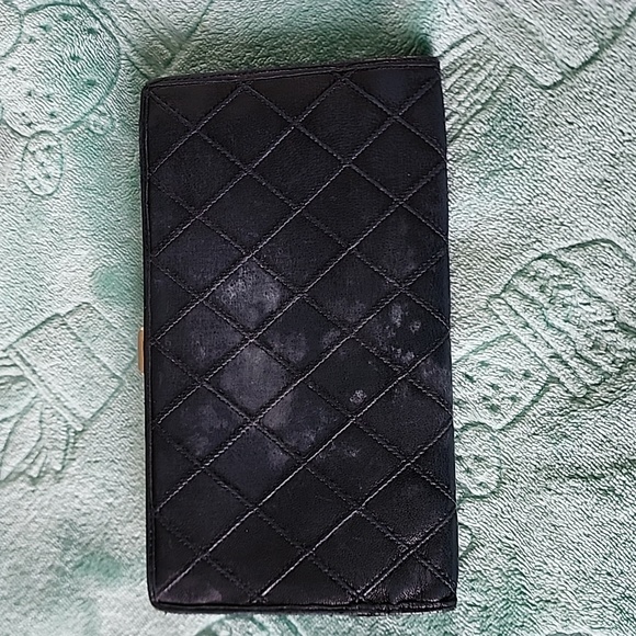 Authentic Chanel Quilted Wallet - Picture 3 of 15